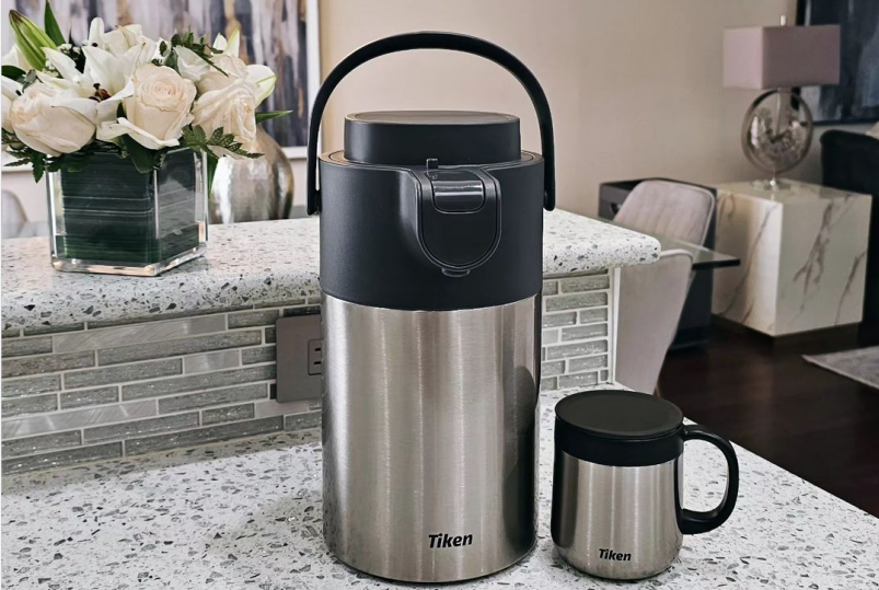 The Perfect Holiday Gift: A Coffee Dispenser for Winter Warmth