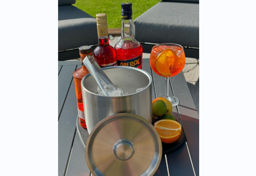 Preparing for a Summer Gathering: Must-Haves for a Perfect Party